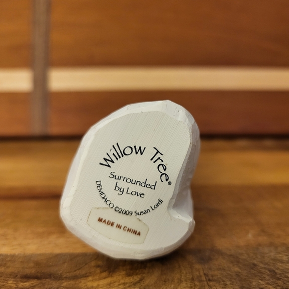 NIB Willow Tree Surrounded By Love 2009 Red-Orange Flowers - Picture 5 of 11